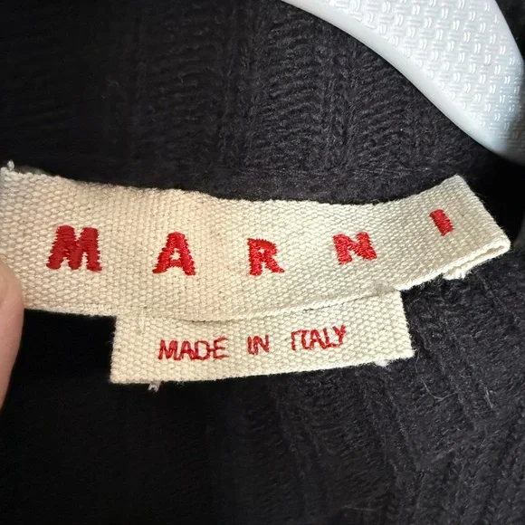 MARNI Black wool sweater with detachable sleeves‎